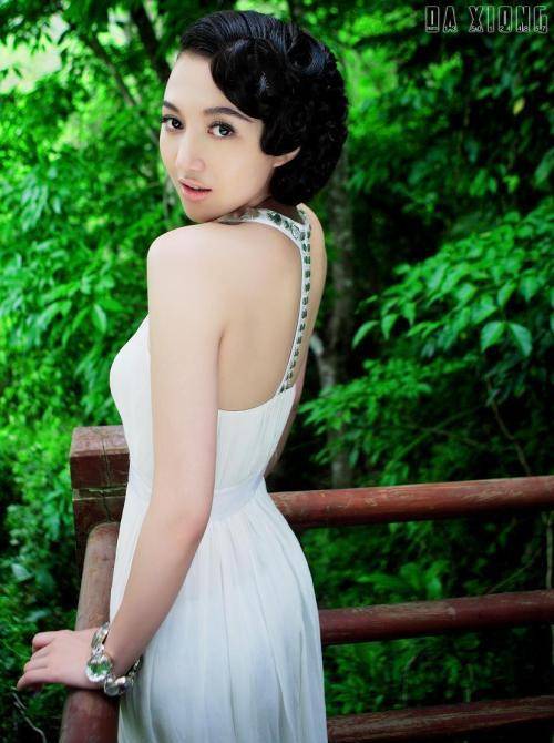 出道30年零绯闻,嫁大3岁"偶像始祖",如今37岁活得