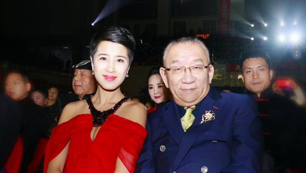 徒弟买奢侈品的74岁侯耀华,如今捐款30元,网友:太可惜了_河南_侯耀文