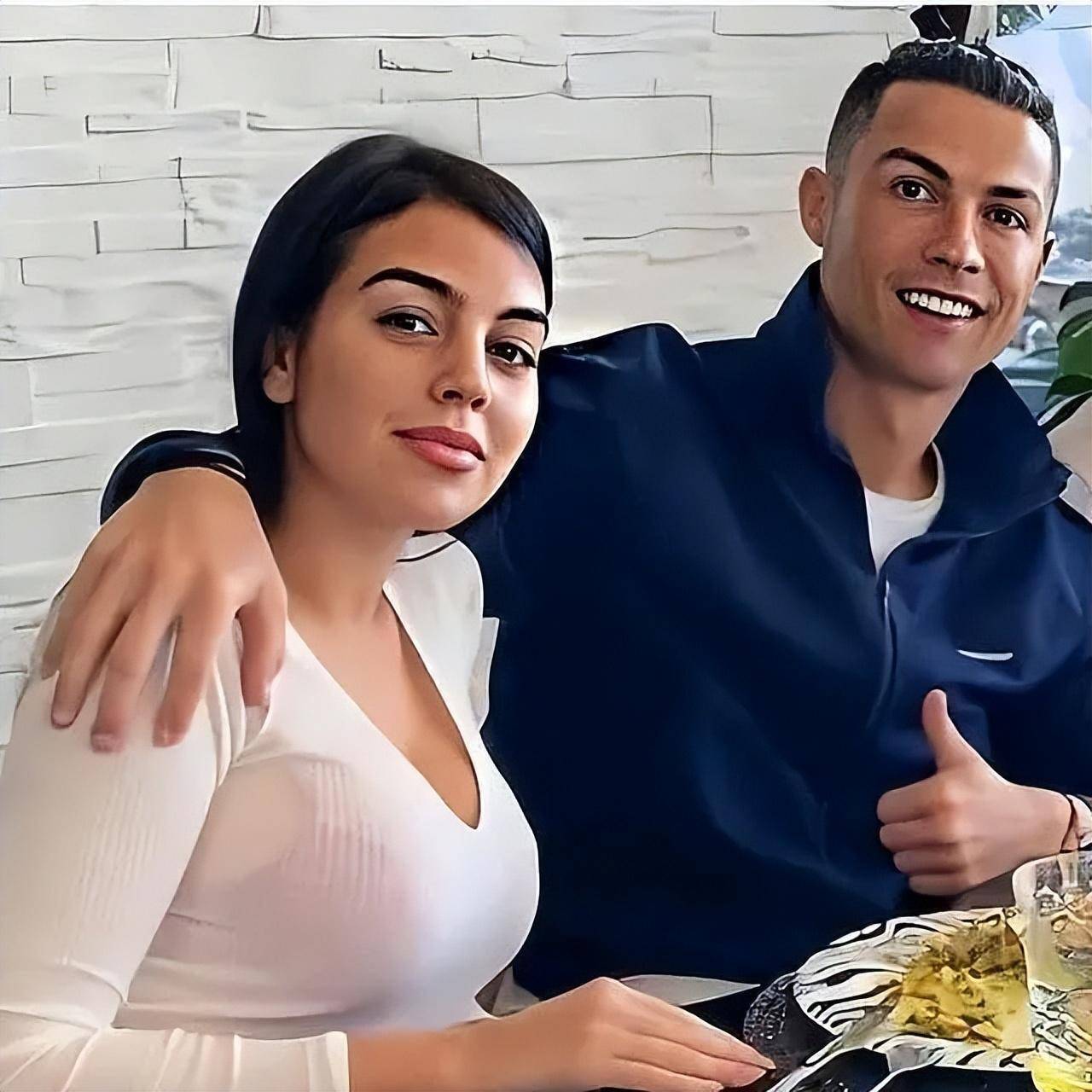 原创盘点c罗的历任女友,身材火辣只是标配,名媛金·卡戴珊位列其中