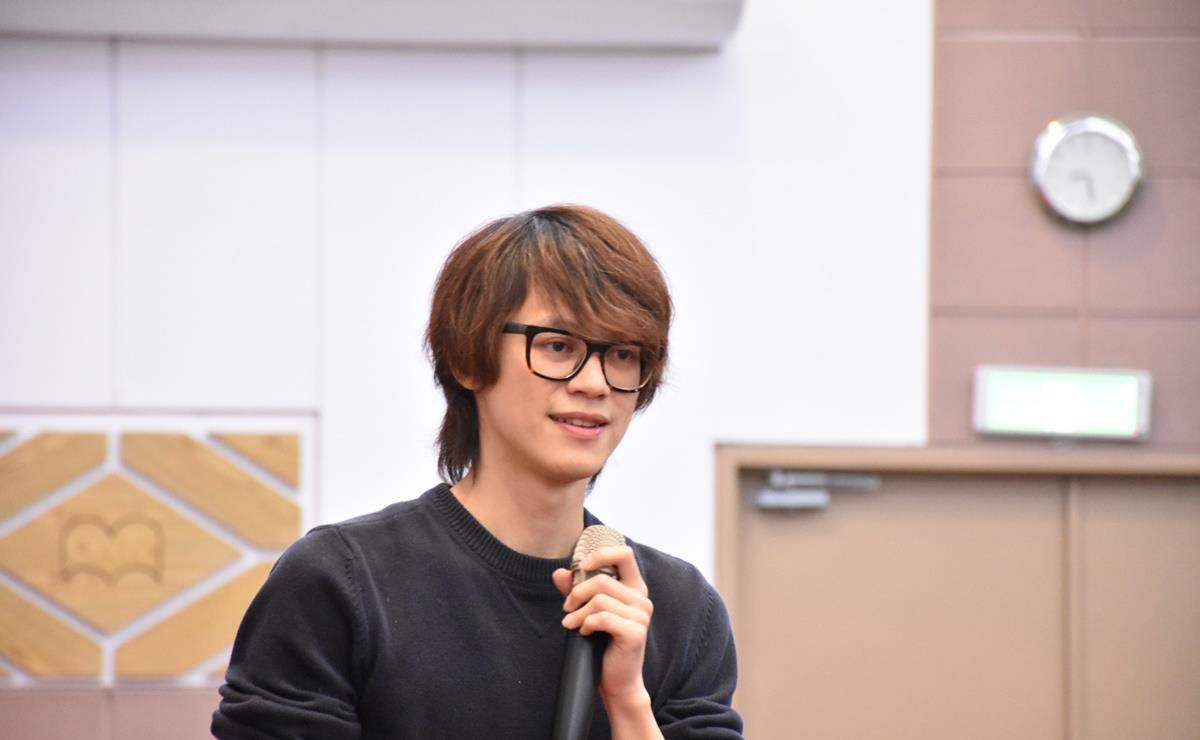 歌手邓福如被指控不忠诚,老公出席活动落荒而逃,沉默多日终于发声_陈