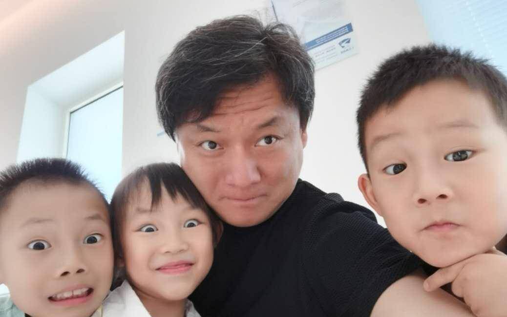 "导演,作品低调上线收视位居榜首,选角偏爱自家人_郭靖宇_杨志刚_丽娜