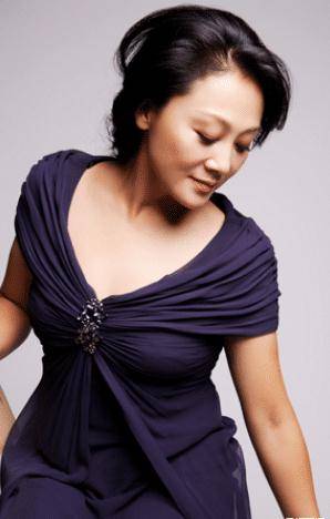 58岁老戏骨王姬:27岁儿子智商只有4岁,命女儿"还债"10年