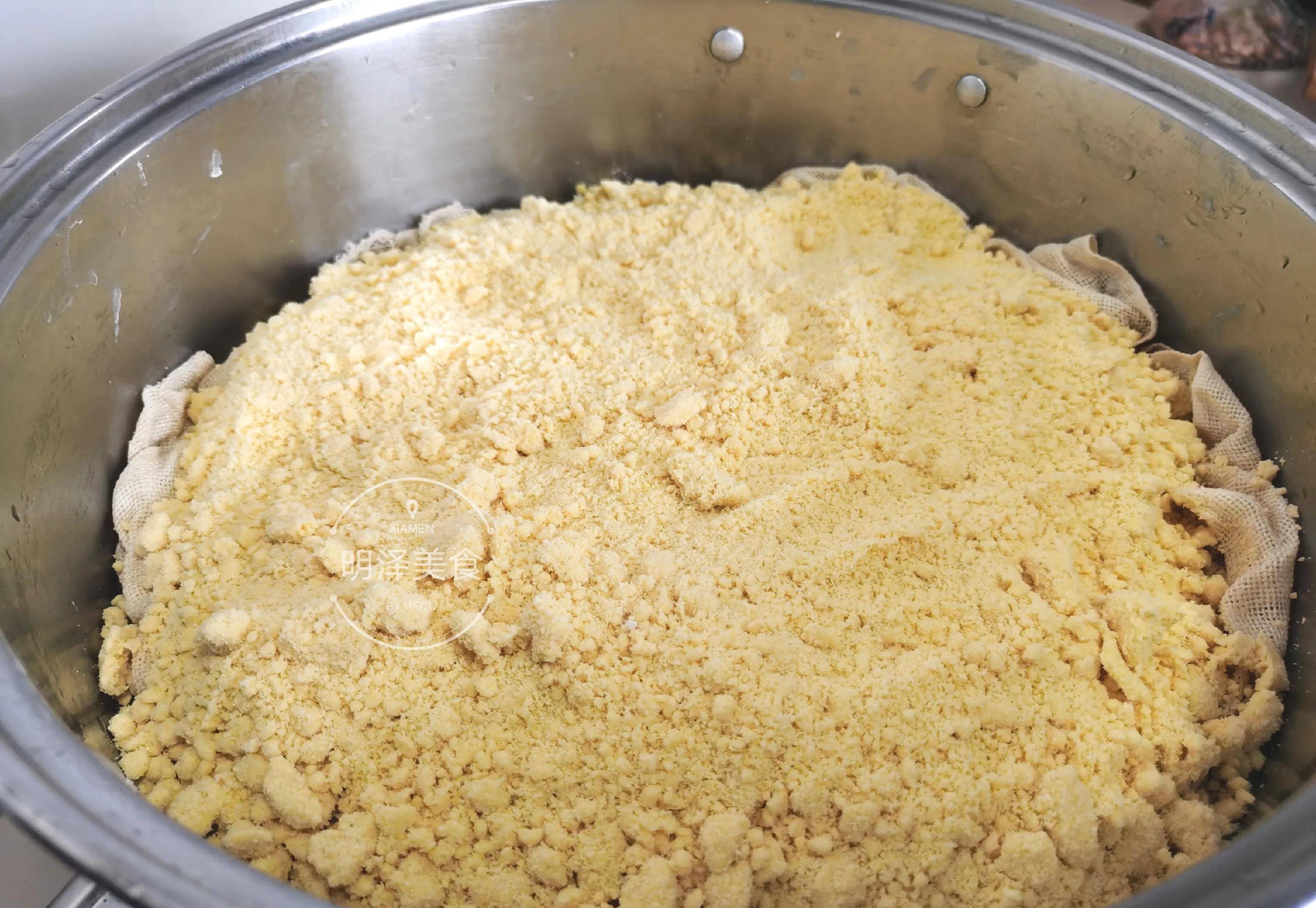 教你一种粘豆包的新做法,不烫面不发面,包好就可以吃_米面_黄糕_手套