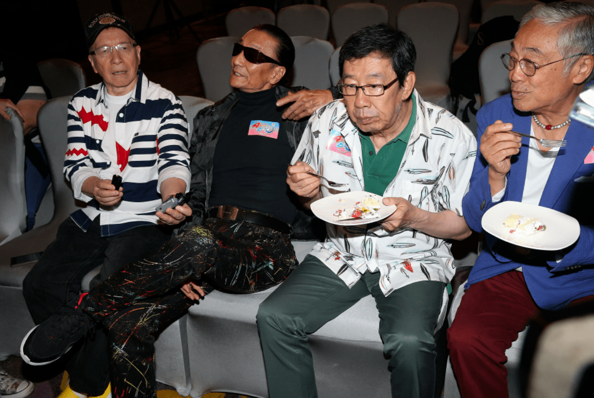 他曾掌掴曾江,后来鞠躬道歉,是谁逼四哥低了头_谢贤_王羽_电影
