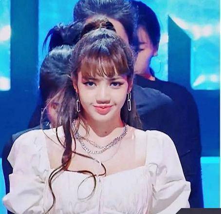 新晋美女导师lisa卸妆前后"大变样",素颜变路人,无法直视_青春_化妆