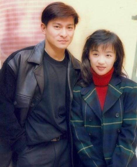 唱片的音乐监制欧丁玉,但是两个人相恋6年后,因为陈慧娴要出国读书,两