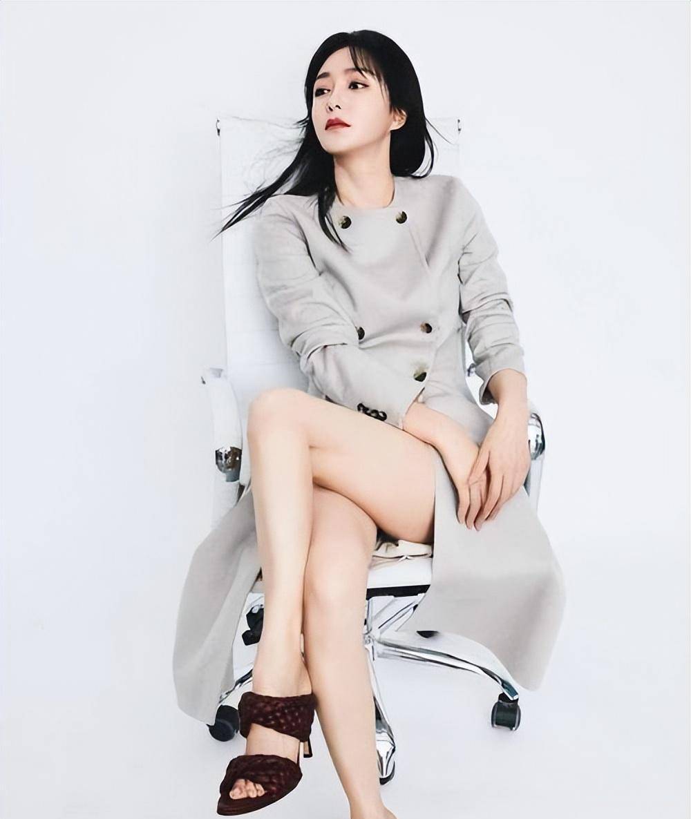 秦岚:27岁就身价过亿,住2000万的豪宅,杨颖都对她"毕恭毕敬"_杨幂