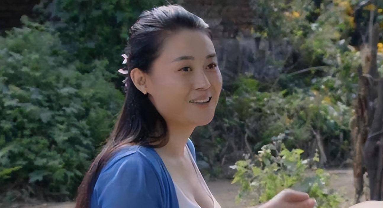 关婷娜:从化妆师到演员,赵本山成就了她的今天,如今现状如何_工作