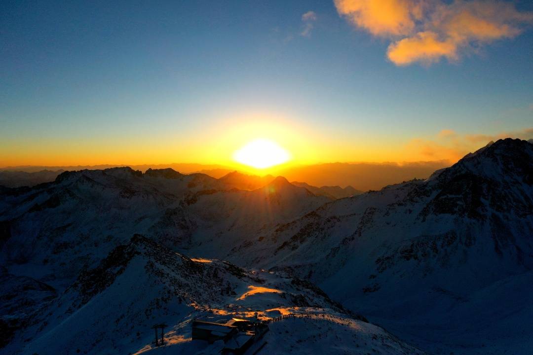 元旦假期完美收官,达古冰川游客爆棚喜迎2023开门红!_活动_旅游_冰雪