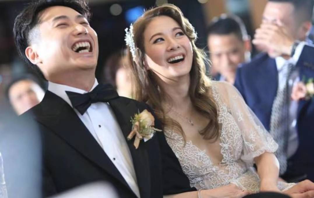 香港女星晒豪宅证婚后幸福甜蜜,曾恋大19岁人夫最轰动_戴梦梦_老公