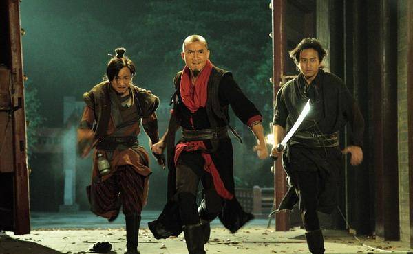 在这部电影当中,邹兆龙搭档了邓超,刘亦菲等人;将铁手这个角色演绎的