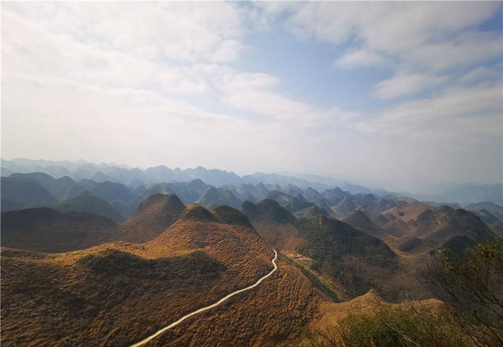 清远阳山靘雾山,一片乳房一样的石头峰林,听说求子灵验哦_山顶_杜步