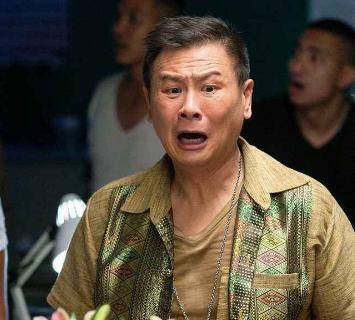 直到今年的电视剧《唐人街探案》中才再次看到张世的身影,在电影他