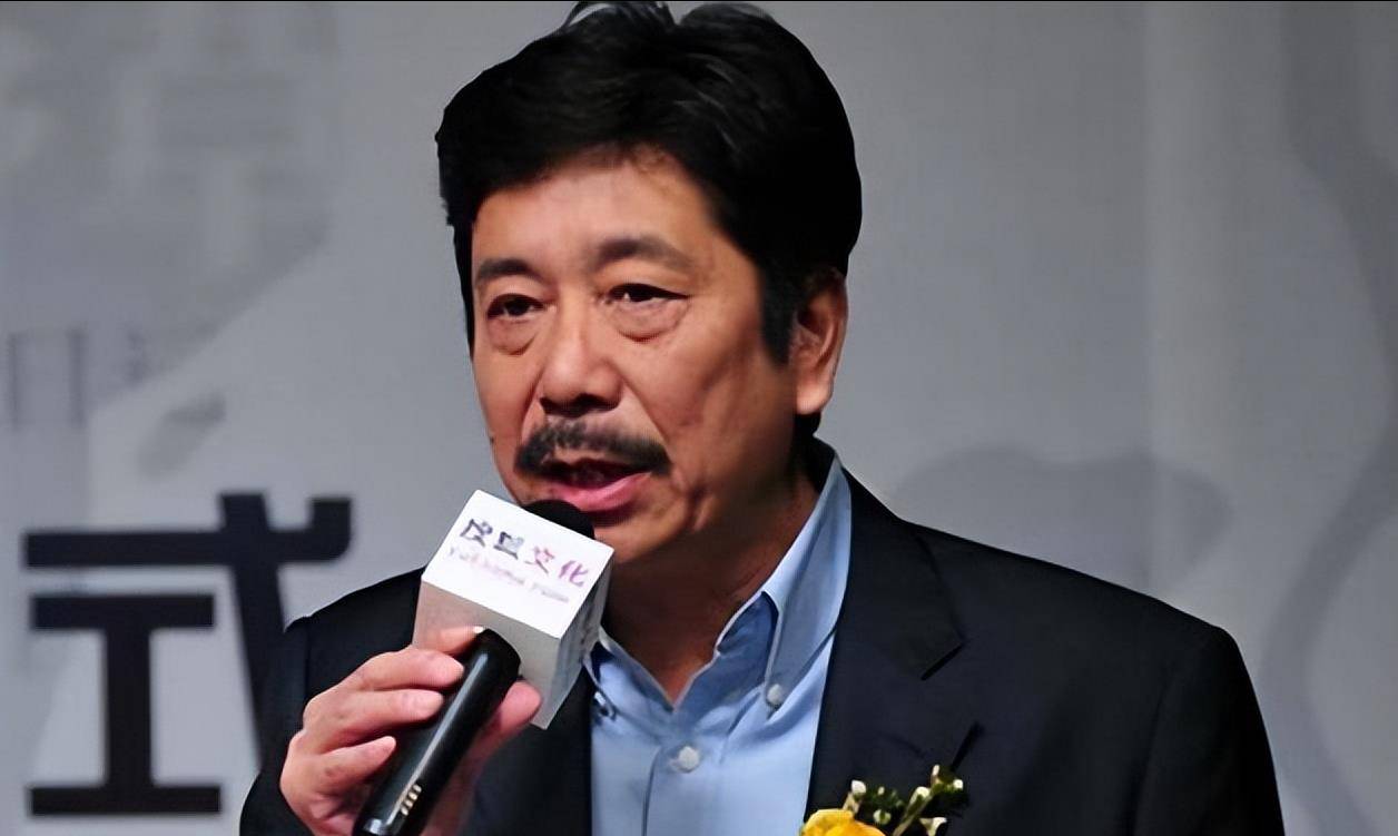 鲁迅长孙周令飞:长相神似祖父,为爱当台湾女婿,靠卖爆米花度日_爷爷