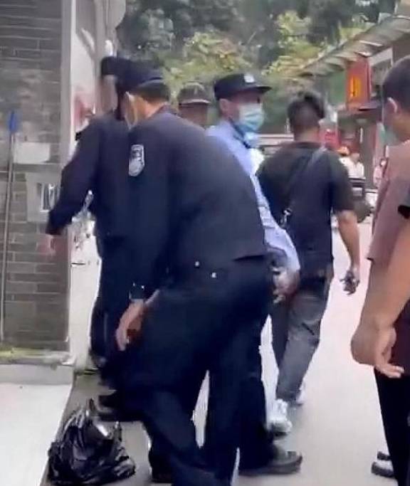 广州男子拔牙虐狗致死案后续，被人肉后警方介入，虐待了不止一只