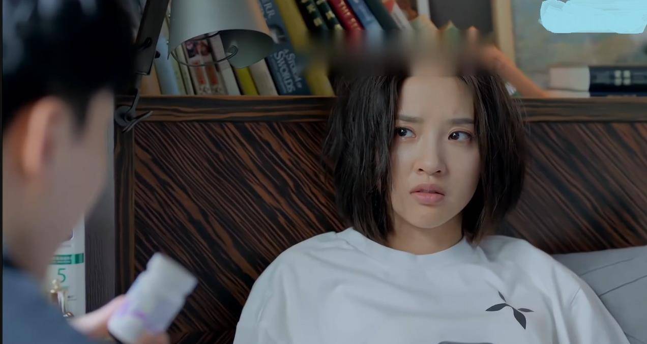 《小敏家》小捷为什么会和徐正在一起,并非因为他有钱_钱峰_控制_名片