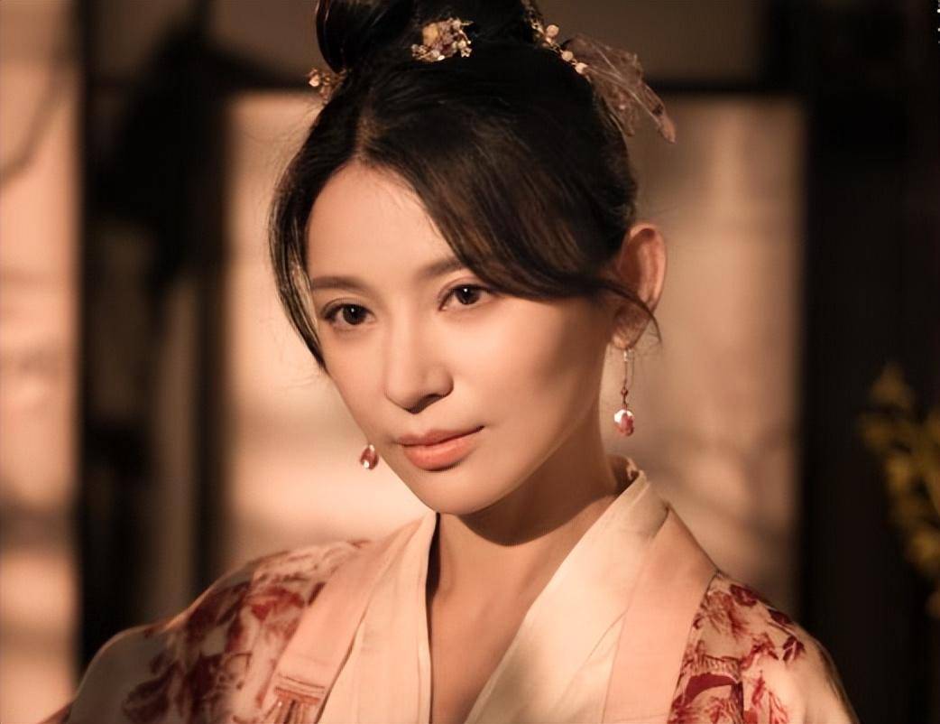 电视剧《知否知否应是绿肥红瘦》中的盛墨兰,是由演员施诗饰演.