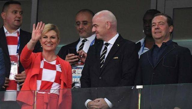 比利时王后惊艳亮相世界杯:她通晓4门外语,曾多次来到中国_英国王室