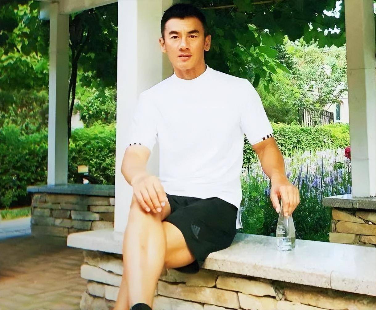 任天野:被母亲抛弃,不介意继母生孩子,如今成弟弟依靠_父亲_生活_作品