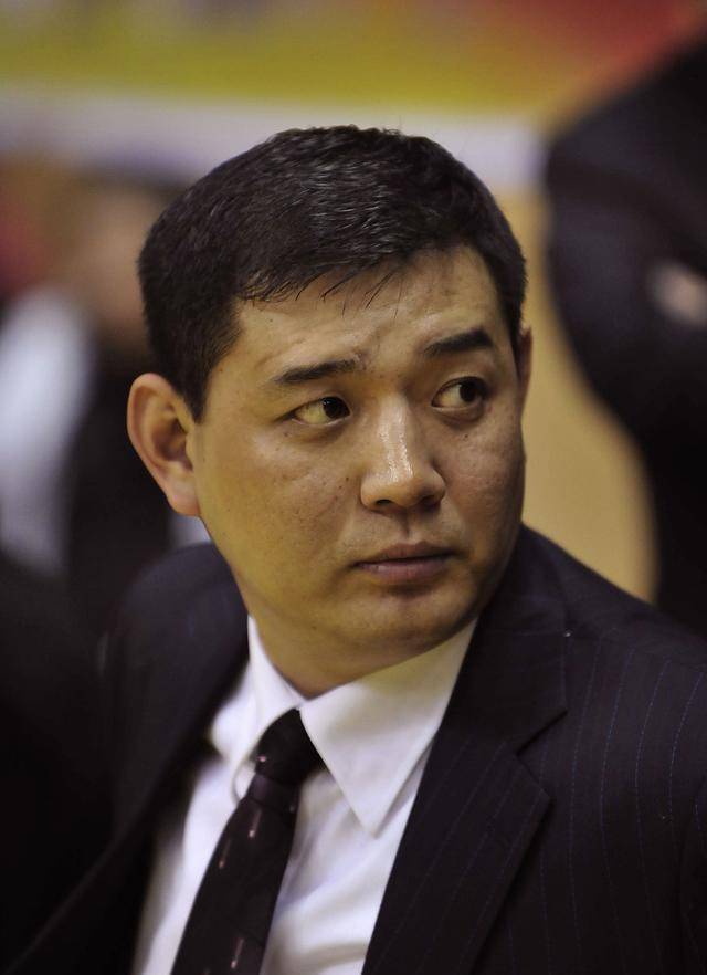 主帅6选1举棋不定,焦健疯狂暗示:我也会跳舞_北京首钢队_主教练_北控