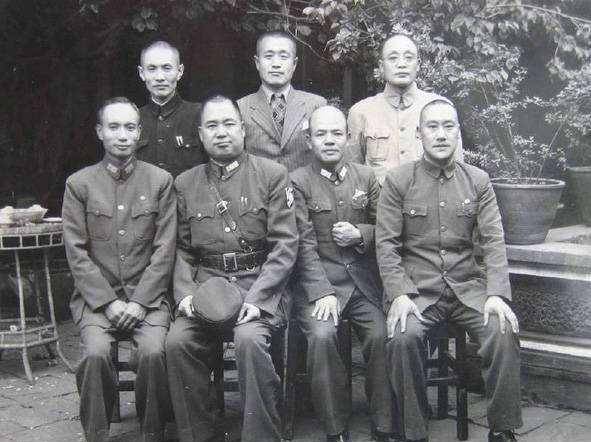 1949年,一平民竟撤职地方长官,李宗仁不能理解,阎锡山:忍着吧_蒋介石