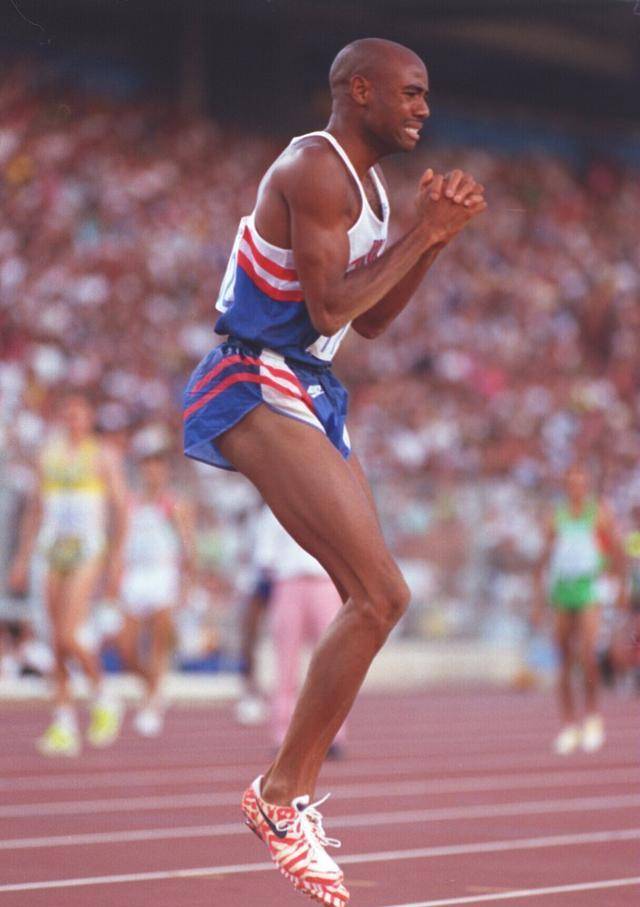 世界上跳远最远的是多少米_刘易斯_鲍威尔_纪录