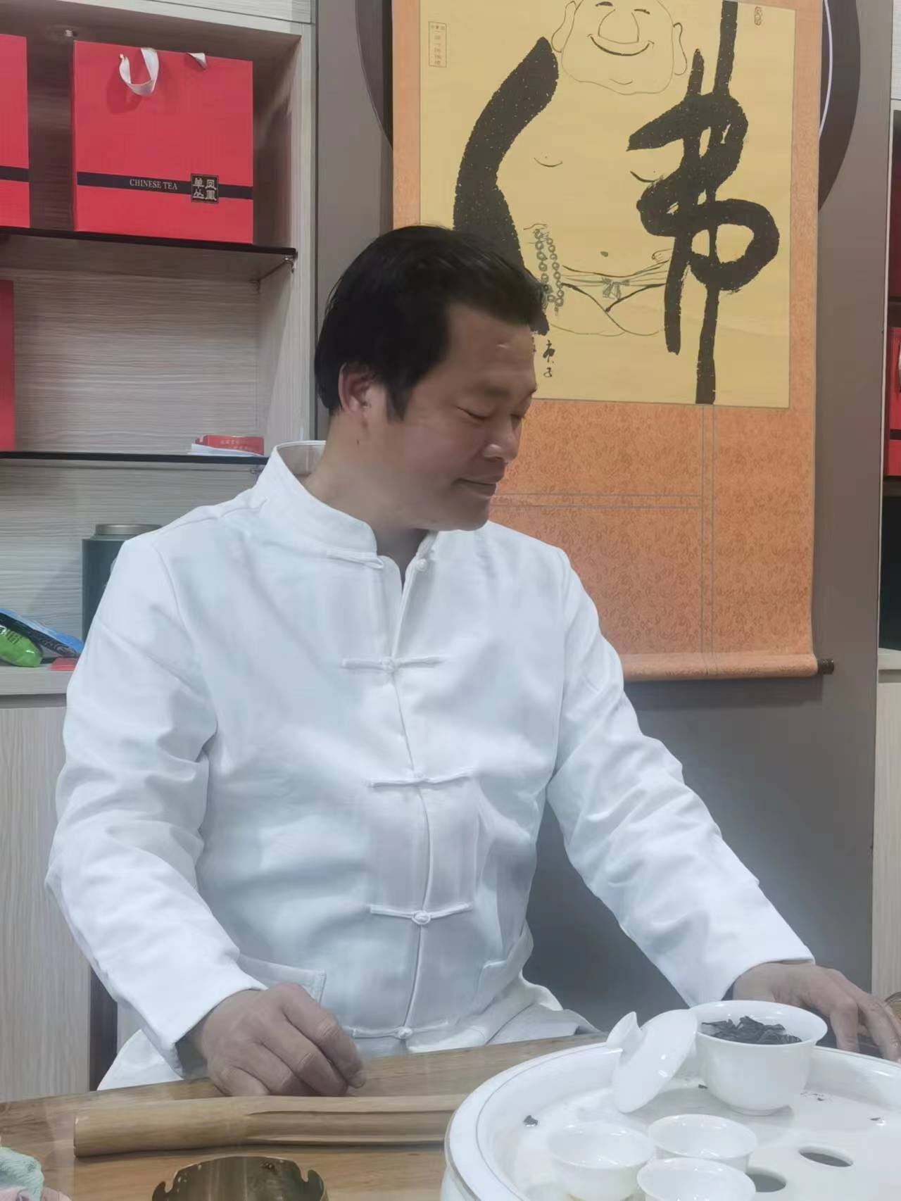 葛洪神医馆工作思路,以广大馆内员工为基层,以"互联网 葛洪云"为龙头