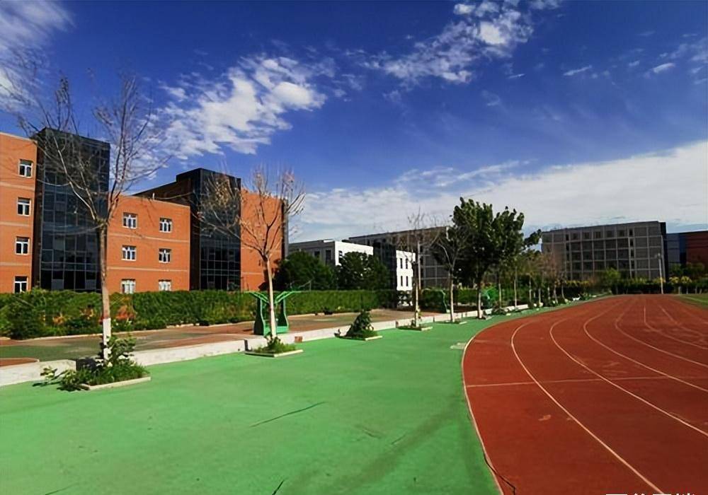 廊坊市:三河市一中,始建于1935年,1978年被确定为河北省首批重点中学.