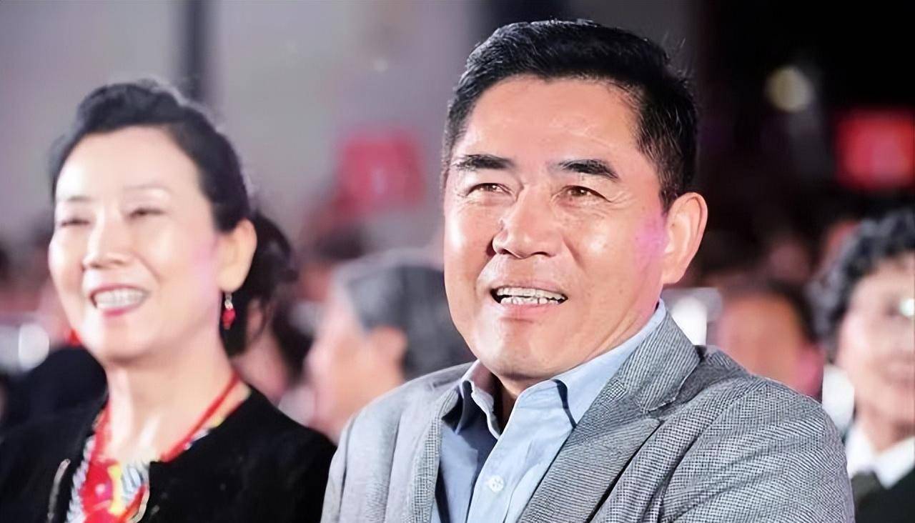 著名演员陈宝国:与赵奎娥结婚41年,出道至今无绯闻_角色_妻子_漂亮