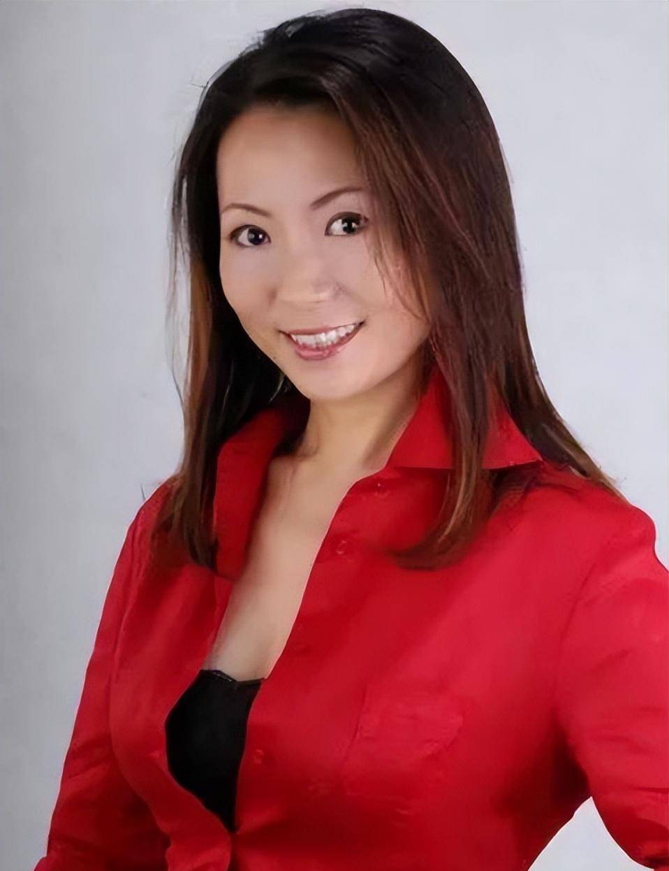 20岁的程琳就拍摄了一支mtv,成为了中国最早拍摄mtv的女歌手
