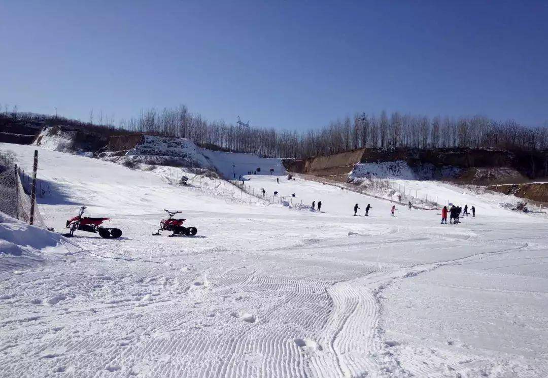 黄河公园滑雪场图片