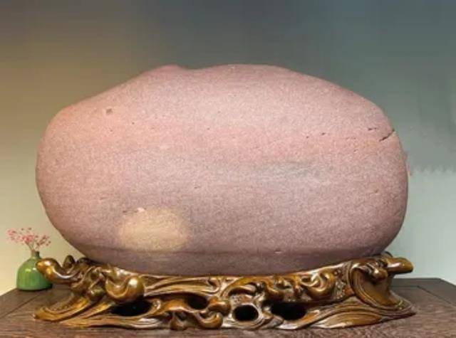 四川乐山的石友,他捡到一块奇石叫《日出》,喊价80万只卖了35万!