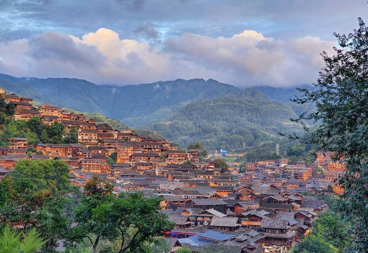 湖南被低估的旅游城市,老人说以前这里满山土匪,本地人民风彪悍_怀化