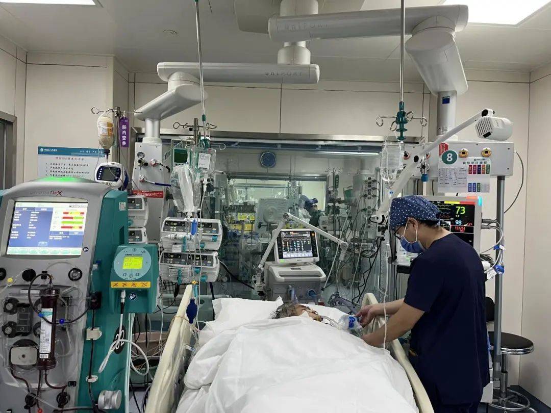 一家医院的呼吸保卫战：床位几天增至2000张