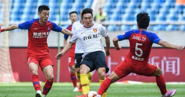 一场2-1让中超格局突变：昔日保级队也敢冲亚冠！上港惹不起