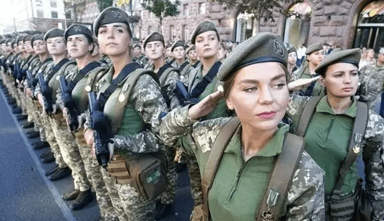 乌克兰25万女兵上战场,俄不怜香惜玉坚决打击_乌军_无人机_工作