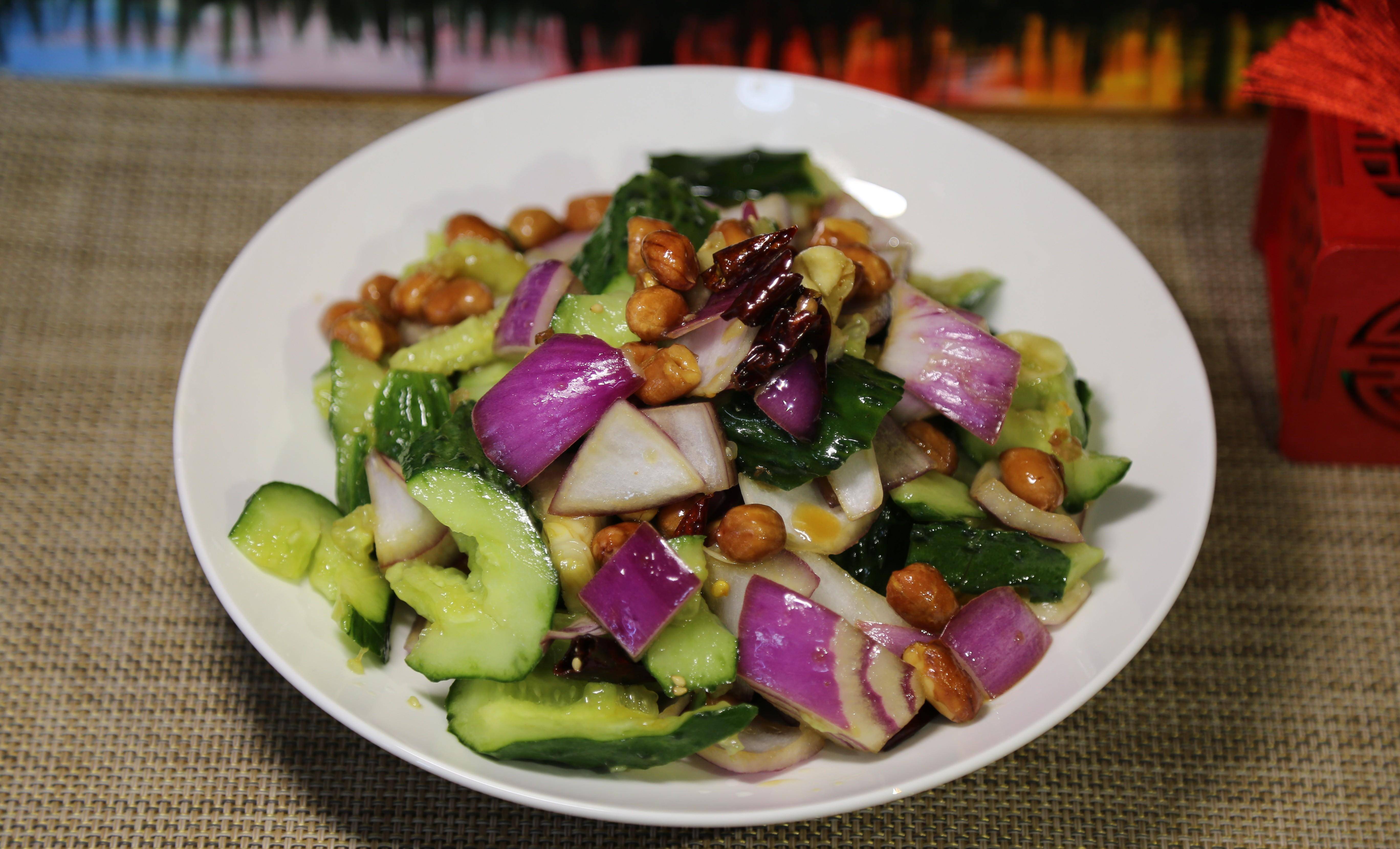 年夜饭大鱼大肉中的小清新,巧拌三丁这样做解油腻,全家都爱吃_花生米