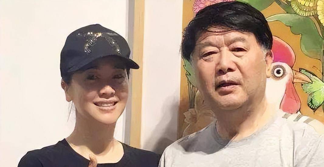 "氧气美女"左小青:体操队出身,爱情丰富,嫁大20岁富豪后分手_训练室