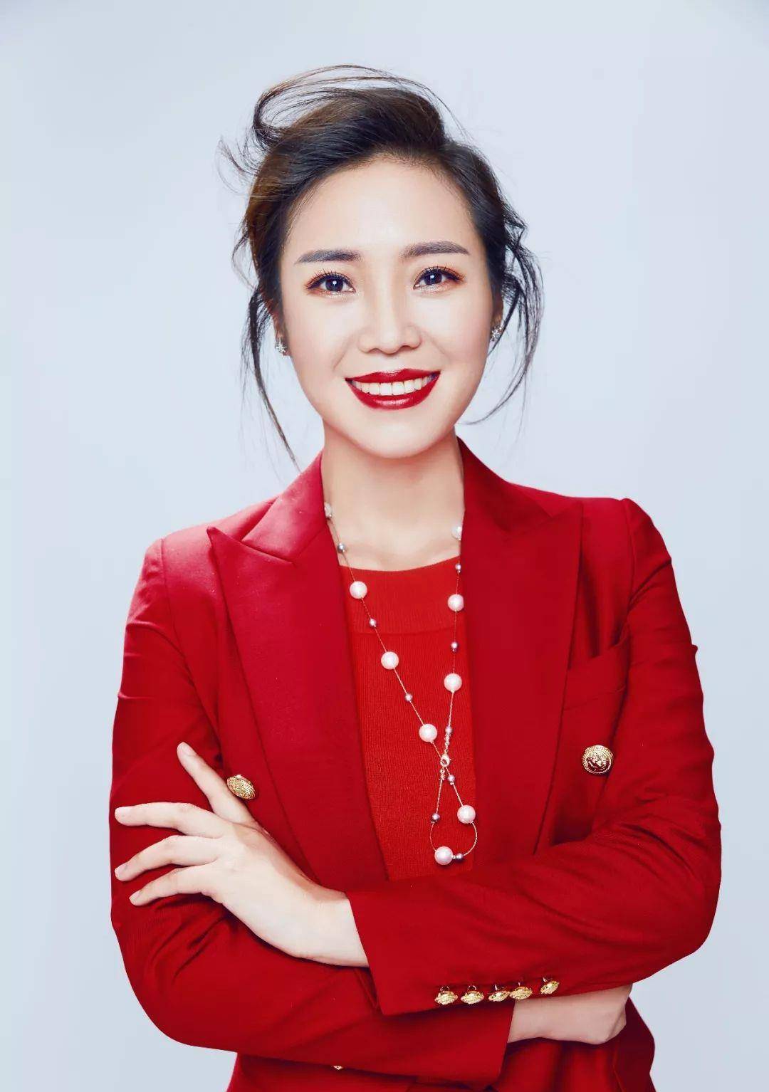 从一个小饭店的服务员到登上春晚刀郎心甘情愿的养她十年_云朵_那英