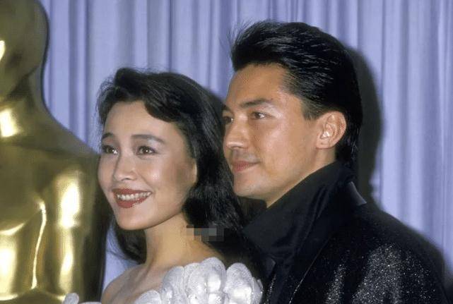 陈冲32年前奥斯卡颁奖旧照曝光,模样机灵可爱,难怪尊龙会心动_舞台