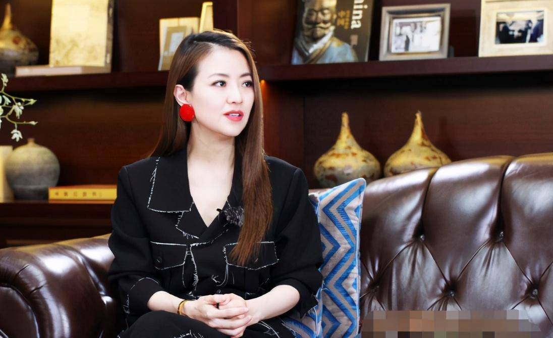 电视才女涂经纬,为嫁豪门分手撒贝宁,如今40岁成为网络主播_节目_专业