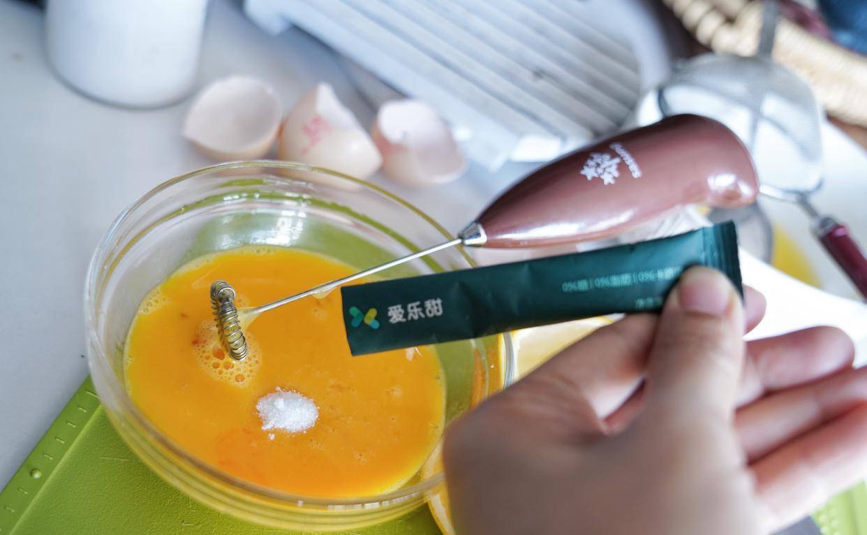 准备好材料【制作步骤】【奶香橙子布丁蛋】圣迪乐omega-3鸡蛋3个