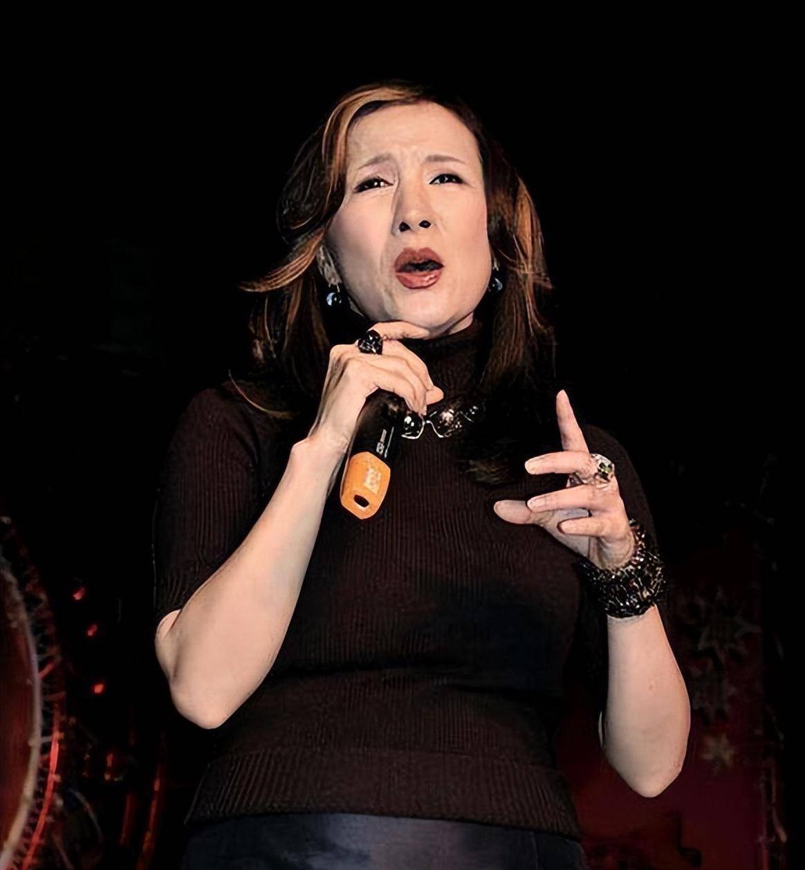 歌手郑绪岚:为爱远赴美国被抛弃,男友患癌去世,64岁孑然一身_因为