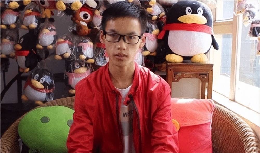 云南宣威理科状元林万东,曾被清华校长公开表扬,如今在考公务员_本科