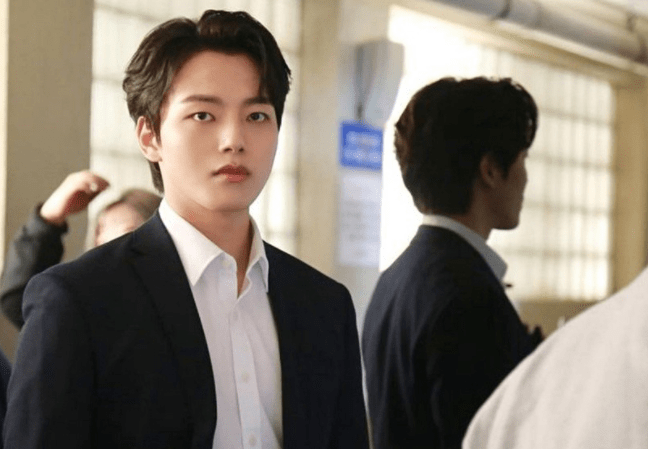 24岁吕珍九入行16年,与iu曾传绯闻,年纪轻轻不靠脸圈粉全凭演技_表演