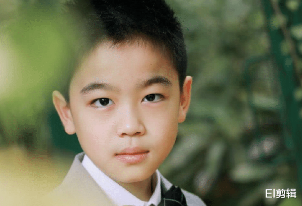 童星出道的韩昊霖,资源特别宽广,粉丝称今后一定会成为专业演员_表演