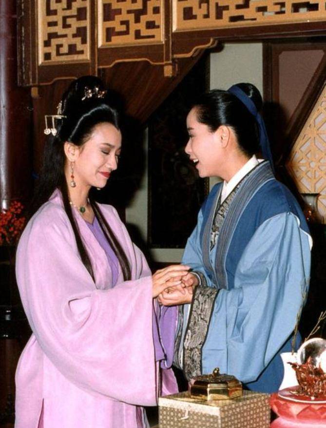 让林青霞28年不能释怀,原本可以演许仙,却因为片酬而拱手相让_电视剧