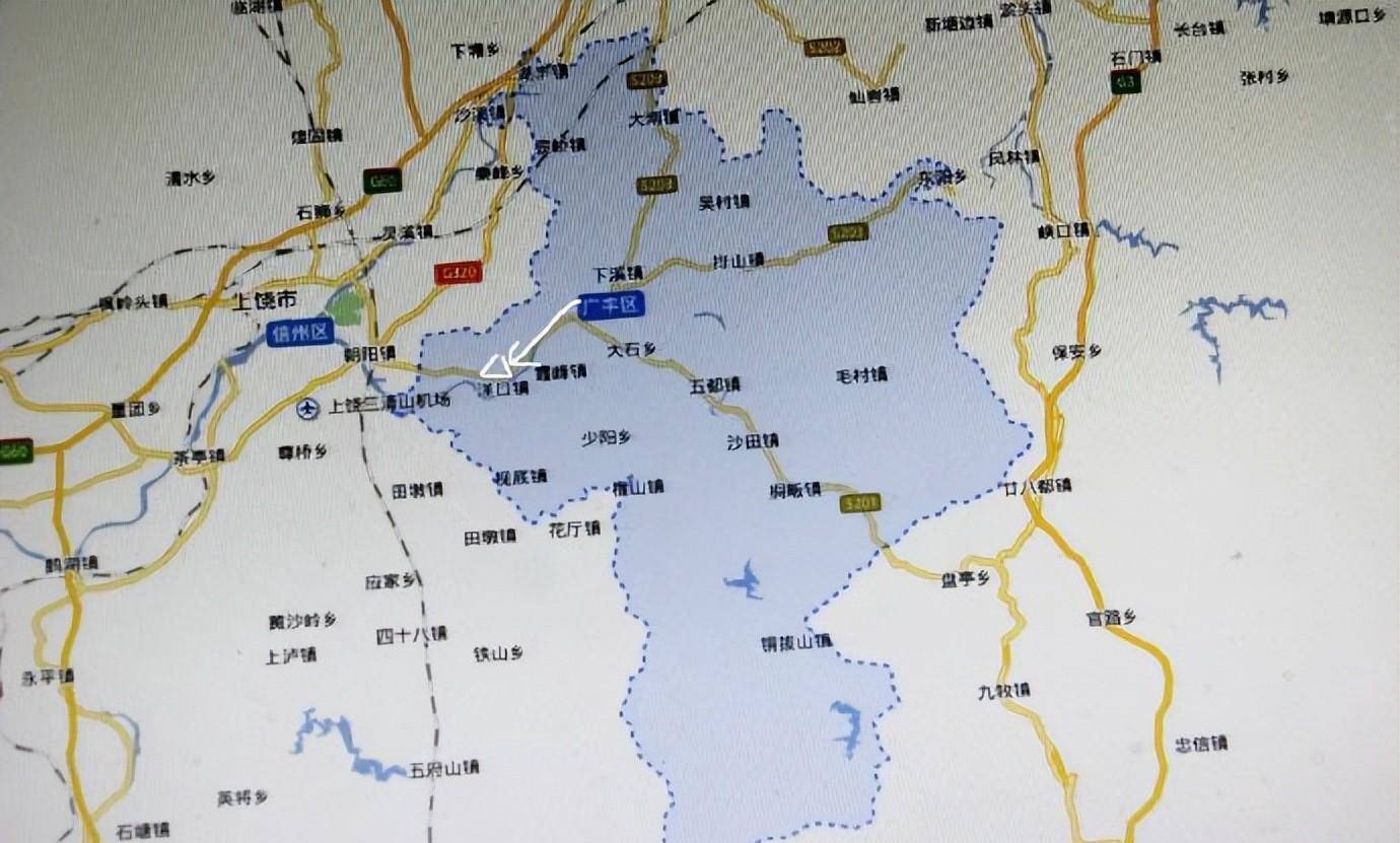 亲睹一轿车在广丰区河北镇公路上燃为灰烬_图片_上饶市_大巴