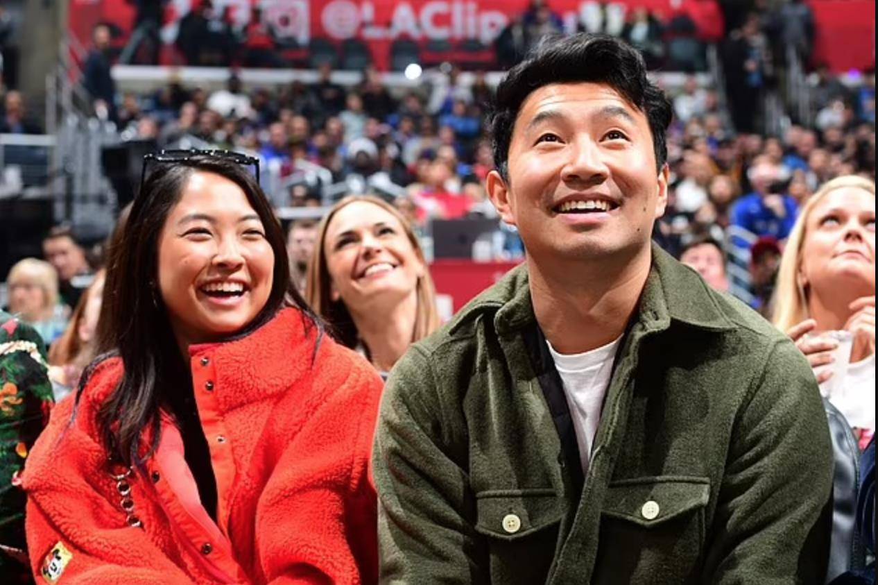 刘思慕和女友甜蜜合影:感谢你让我感觉自己很高_hsu_照片_allison