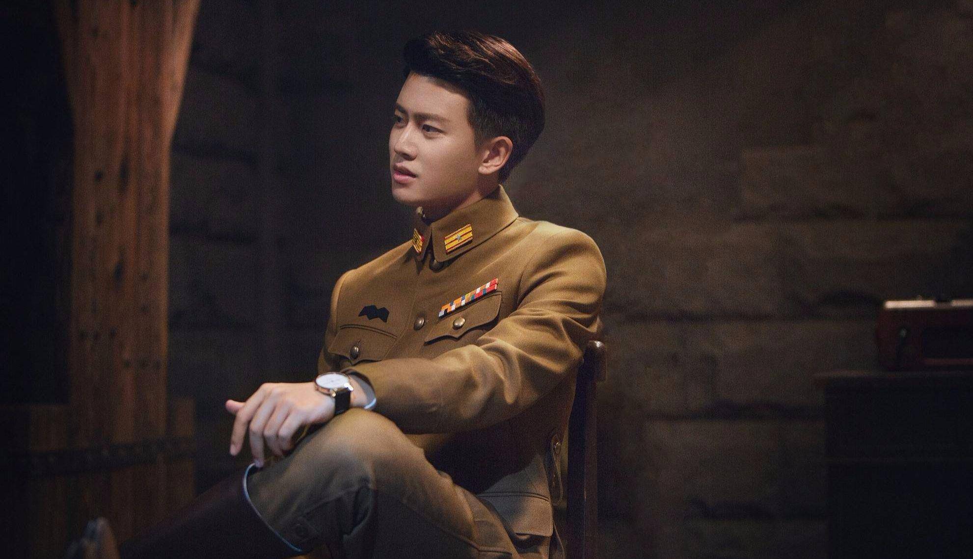 任嘉伦-《分身》写尽卧底的艰辛,无奈与义无反顾_叶冲_结局_首歌